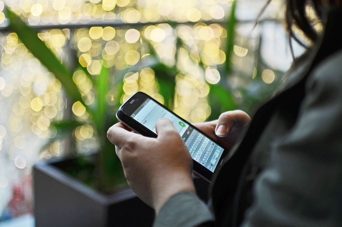 Valentine's Day: Text or love letter?